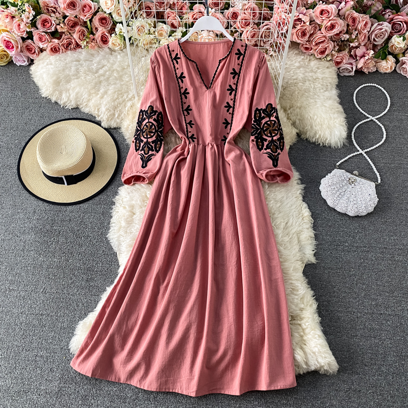 Retro style elegant art travel long skirt heavy embroidery flower beach skirt loose high waist lantern sleeve dress - Image 2