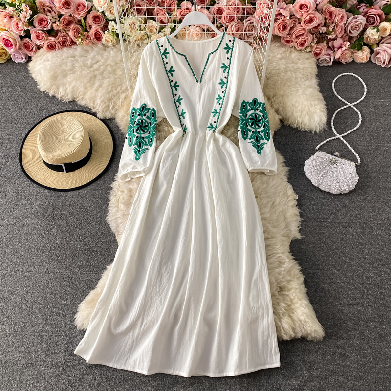 Retro style elegant art travel long skirt heavy embroidery flower beach skirt loose high waist lantern sleeve dress - Image 3