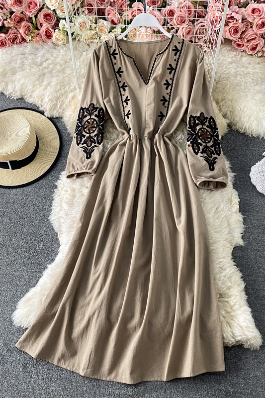 Retro style elegant art travel long skirt heavy embroidery flower beach skirt loose high waist lantern sleeve dress - Image 7