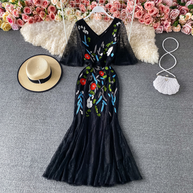 Elegant Graceful Embroidered V-neck Lace Fishtail Dress 20021 Summer European and American Retro Dinner Dress Long Skirt