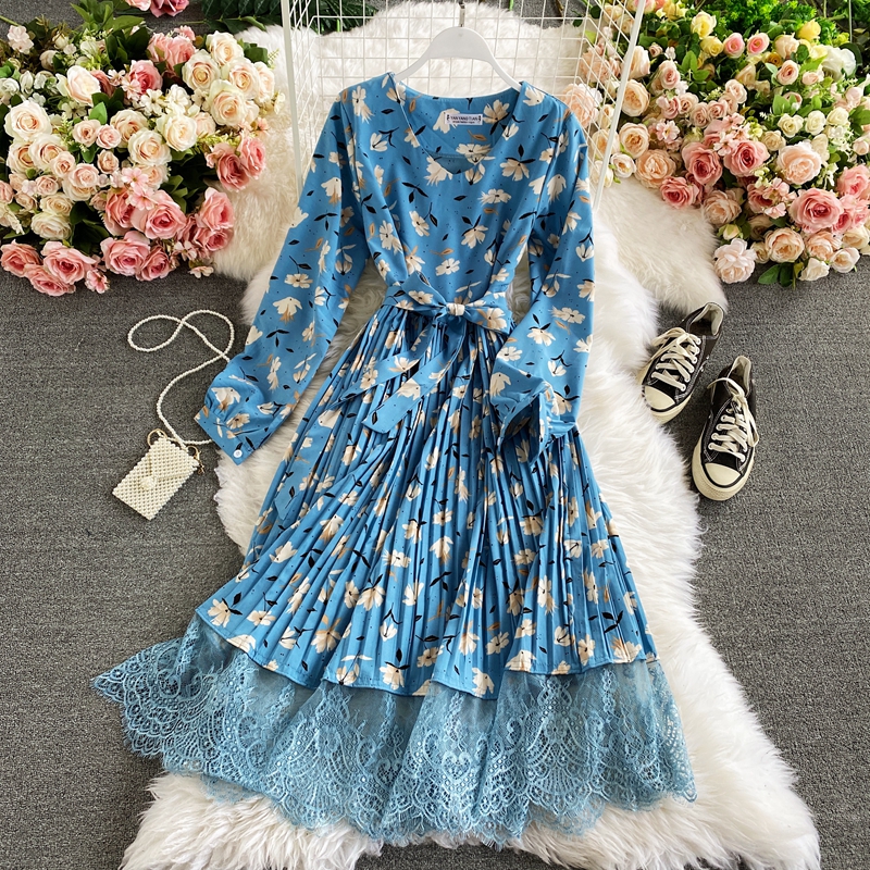 Retro floral v-neck closed show thin waist lace stitching posed long skirt pleated dress color fashion temperament - Image 4